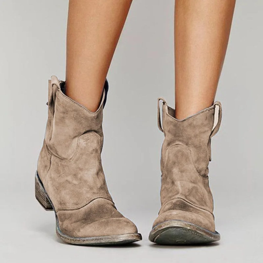 Agathe — Bottines en Daim Femme Western Talon Bas, Nelly Boutique — image 1