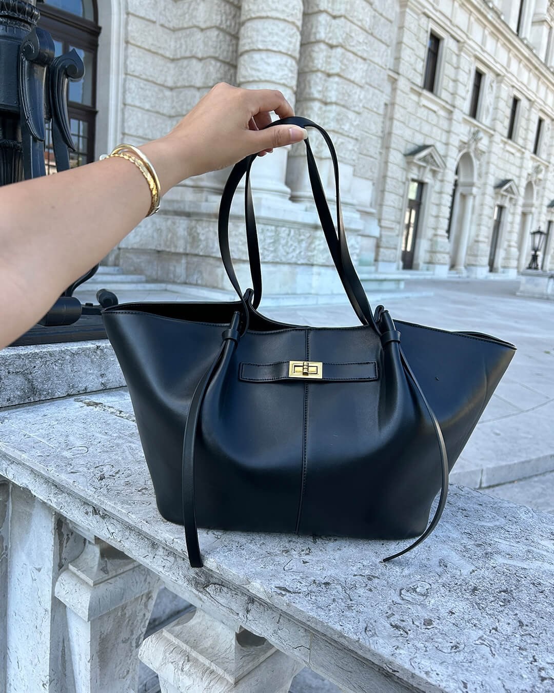 Brune — Sac Cabas Chic Femme Doré Grand Format, Nelly Boutique — image 2