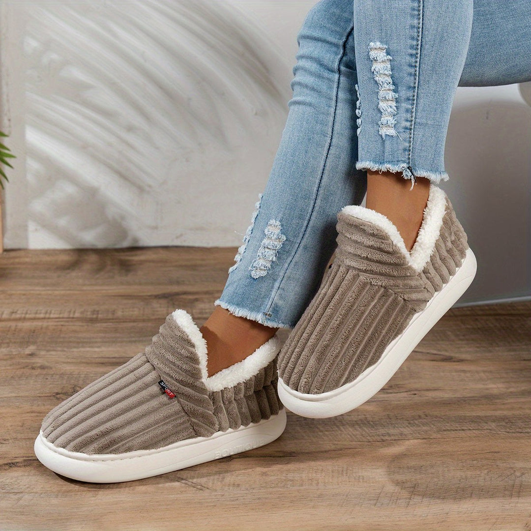 Cunégonde — Chaussons Femme Montants Fourrés en Sherpa, Nelly Boutique — image 2