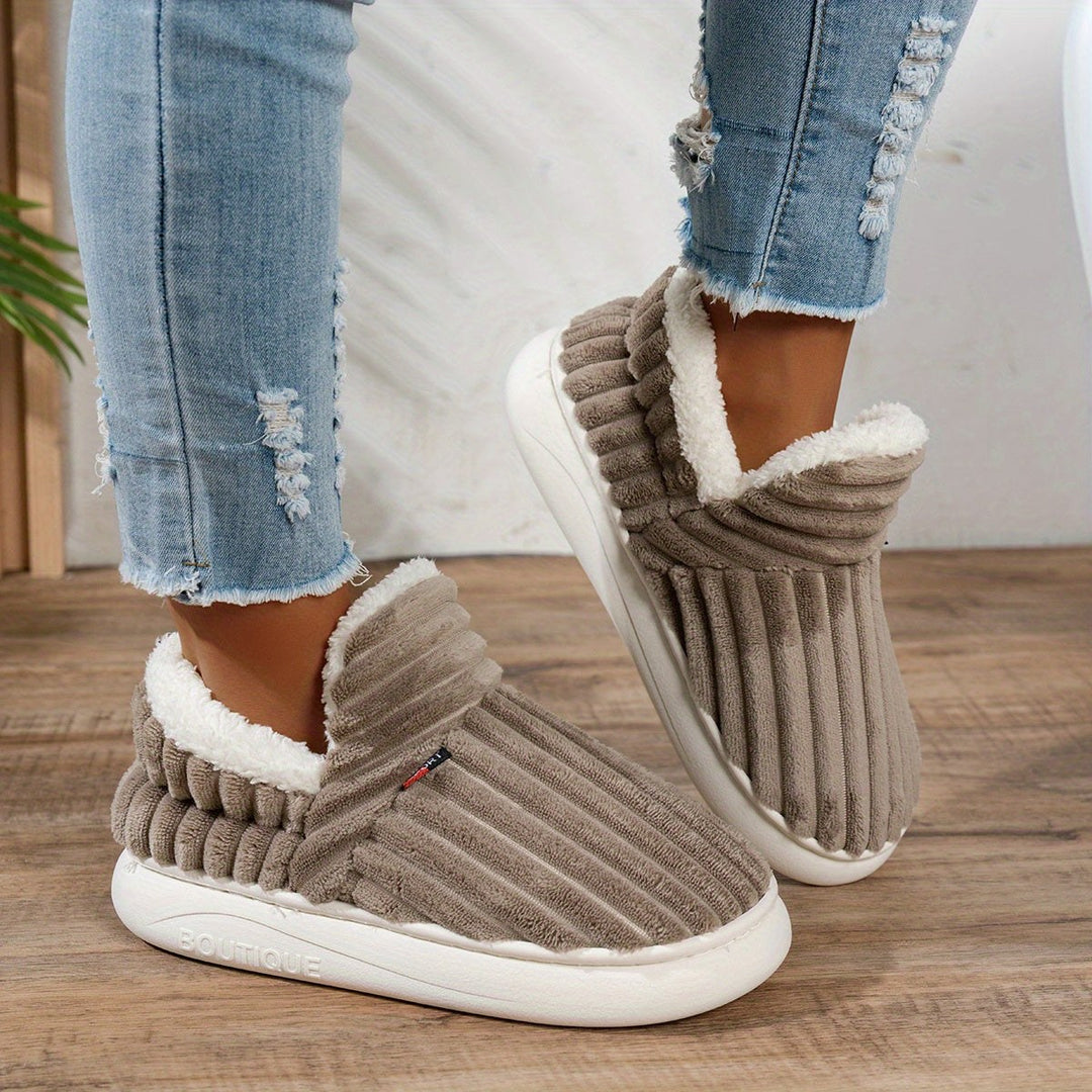 Cunégonde — Chaussons Femme Montants Fourrés en Sherpa, Nelly Boutique — image 3