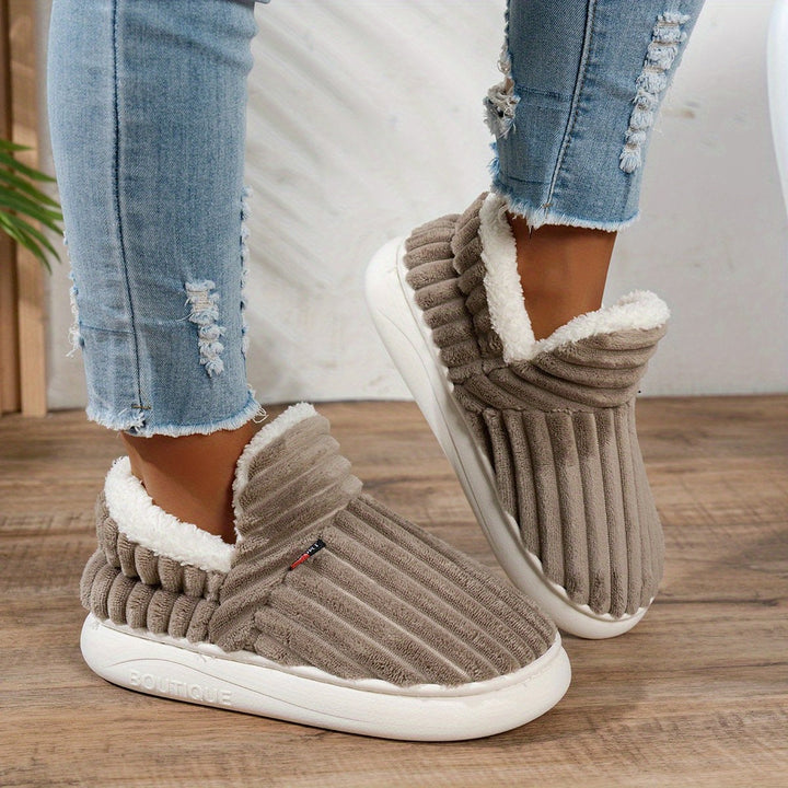 Cunégonde — Chaussons Femme Montants Fourrés en Sherpa, Nelly Boutique — image 3