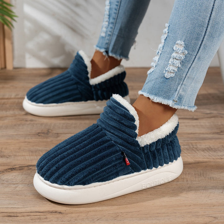 Cunégonde — Chaussons Femme Montants Fourrés en Sherpa, Nelly Boutique — image 9
