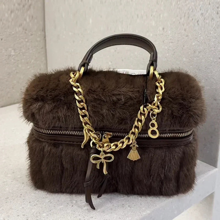 Eugénie — Sac de Soirée Femme Fausse Fourrure Chaîne Dorée, Nelly Boutique — image 2
