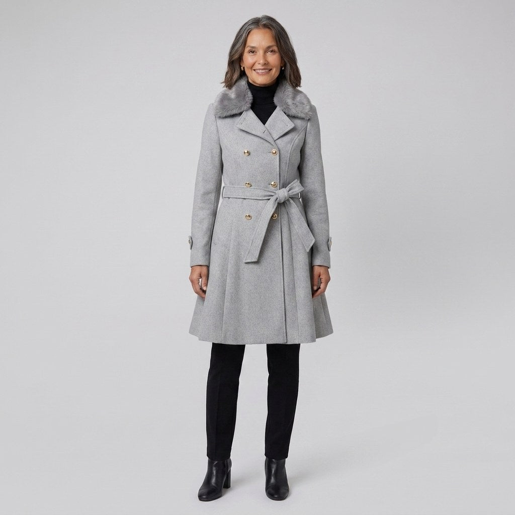 Hélène — Manteau Hiver Femme Ceinturé Col Fausse Fourrure, Nelly Boutique — image 8