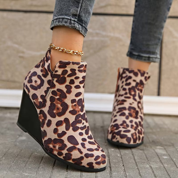 Léontine — Chaussures Femme Bottines Compensées Zip Coupe Large, Nelly Boutique — image 8